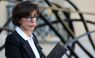 La ministre de la Culture, Rachida Dati, quitte le palais de l'ĂlysĂ©e Ă Paris, le 25 fĂ©vrier 2026 ( AFP / Ludovic MARIN )