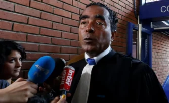 L'avocat français Alex Ursulet s'adresse aux journalistes au tribunal de Bobigny, au nord de Paris, le 27 mai 2016 ( AFP / FRANCOIS GUILLOT )