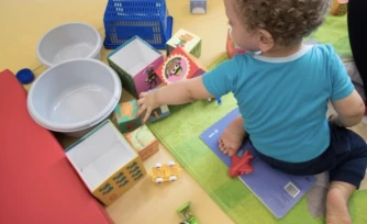Le collectif "Pas de bébés à la consigne" qui rassemble une cinquantaine d'organisations syndicales et d'associations appelle les professionnels de la petite enfance à se mettre en grève mardi pour dénoncer le manque de personnel et la dégradation des conditions d'accueil ( AFP / Thomas SAMSON )