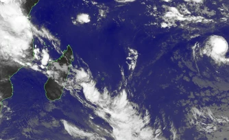 La forte tempête tropicale Grant à 3.440 km à l'est de La Réunion, s'intensifie progressivement