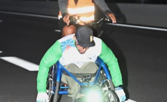 Kévin Velprat remporte les Foulées de la Corniche 2026 au classement général et améliore son record