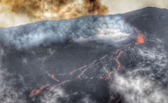 Jean Mahé : l'éruption depuis la Route des laves