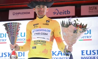 Le Français Paul Seixas, vainqueur du Tour du Pays basque, le 11 avril 2026 à Bergara