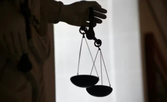 Un homme de 55 ans a été condamné à 18 ans de prison pour avoir tué un octogénaire juif en le défenestrant en 2022 à Lyon ( AFP / DAMIEN MEYER )