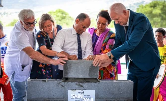 Saint-Paul : pose de la première pierre du bâtiment ambulatoire