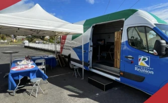 La caravane d'accès aux droits et à l'information du Département sillone l'île
