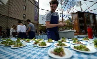 Le chef français Bertrand Grébaut lors du Fooding food festival à New York, le 22 septembre 2012 
