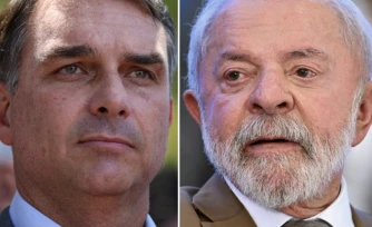 Le sénateur conservateur Flavio Bolsonaro le 7 octobre 2026 (gauche) et le président de gauche Lula le 12 mars 2026 (droite)