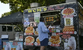 Le food truck de William Arevalo, alimenté par des batteries électriques, dans un parc de l'arrondissement du Queens à New York, le 23 juillet 2026