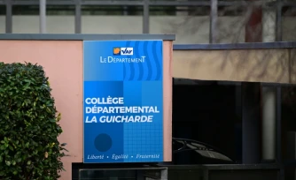 L'entrée du collége de La Guicharde, à Sanary-sur-Mer (Var) 3 février 20126