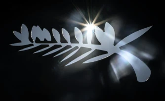 Le logo de la Palme d'Or à la veille du 76e Festival de Cannes, à Cannes, dans le sud-est de la France, le 15 mai 2023