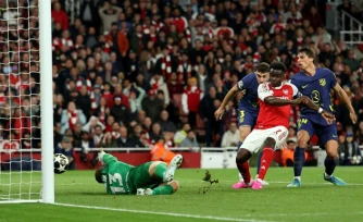 L'attaquant d'Arsenal Bukayo Saka marque le but de la qualification contre l'Atlético Madrid mardi en demi-finale de la Ligue des champions à l'Emirates Stadium de Londres.