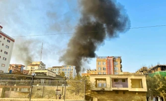 La fumée d'explosions au-dessus de Kaboul le 15 octobre 2025