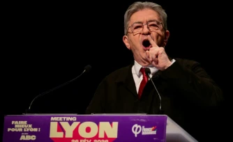 Jean-Luc Mélenchon, fondateur de La France Insoumise (LFI), lors d'un meeting de campagne du candidat LFI en tête de liste aux élections municipales de Lyon de 2026, le 26 février 2026