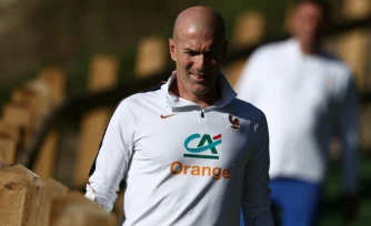 Le sélectionneur Zinédine Zidane arrive pour sa séance d'entraînement à la tête des Bleus au centre de Clairefontaine, près de Paris, le 21 septembre 2026 