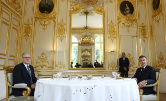 Le Premier ministre britannique Keir Starmer et le président français Emmanuel Macron le 17 avril 2026 au palais de l'Elysée à Paris