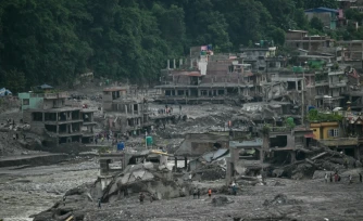 Des maisons endommagées et couvertes de boue au lendemain de crues soudaines à Trishuli, dans le district de Nuwakot, le 6 septembre 2026 au Népal