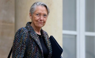 La ministre démissionnaire de l'Education et ancienne Première ministre Elisabeth Borne à Paris, le 5 février 2025