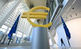 La Banque centrale européenne devrait laisser ses taux directeurs inchangés jeudi, malgré une inflation persistante