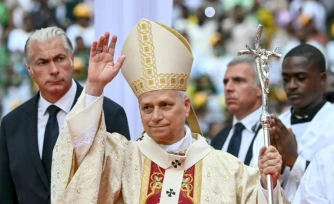 Le pape Léon XIV arrive au stade de Malabo, en Guinée équatoriale, pour célébrer une messe, le 23 avril 2026