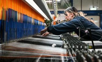 Dans les ateliers de tissage du cachemire Alex Begg Ă Ayr, dans le sud-ouest de l'Ecosse, le 15 janvier 2026