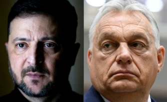 (ARCHIVES) Cette série de photos d'archives réalisée le 6 mars 2026 montre le président ukrainien Volodymyr Zelensky (à gauche) posant lors d'une séance photo en marge d'un entretien avec des journalistes de l'AFP à Kiev le 20 février 2026, et le Premier ministre hongrois Viktor Orban assistant à une réunion du Conseil européen à Bruxelles le 26 juin 2025.