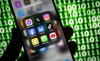 Le public au niveau mondial s'informe désormais davantage sur Facebook, YouTube ou TikTok que via les médias traditionnels