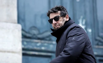 Le chanteur et acteur Patrick Bruel à Paris, le 10 décembre 2024