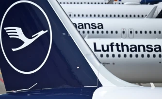 Des avions de la compagnie aérienne allemande Lufthansa sur le tarmac de l'aéroport de Francfort, le 15 avril 2026