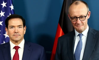 Le chancelier allemand Friedrich Merz (d) et le secrétaire d'Etat américain Marco Rubio assistent à une réunion bilatérale en marge de la Conférence de Munich sur la sécurité, en Allemagne, le 13 février 2026