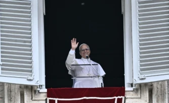 Le pape Léon XIV lors de sa prière hebdomadaire de l'Angélus au Vatican, le 15 mars 2026