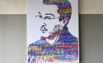 Un portrait du professeur assassiné Samuel Paty au collège du Bois d'Aulne, à Conflans-Sainte-Honorine, Le 16 octobre 2023 dans les Yvelines