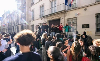 Manifestation de lycéens devant le lycée Sophie-Germain à Paris le 16 octobre 2026