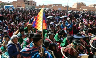 Rassemblement de dirigeants des "Ponchos Rouges", une organisation paysanne et indigène, pour discuter de la suite du mouvement de protestation, le 18 juin 2026 à Tilata, dans le département de La Paz, en Bolivie 