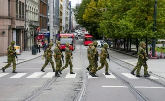 Des soldats participent Ă un exercice, visant Ă protĂ©ger les autoritĂ©s, les infrastructures critiques et les installations destinĂ©es Ă lâaccueil des forces alliĂ©es en situation de crise, le 14 septembre 2026 Ă Oslo, en NorvĂšge