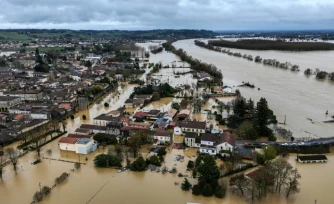 Vue aérienne des inondations à Cadillac-sur-Garonne aprÚs une crue de la Garonne, le 16 février 2026 en Gironde