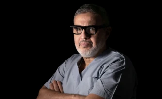 Le chirurgien Ghassan Abou Sittah, spécialiste de la reconstruction, le 19 mars 2026 à Beyrouth