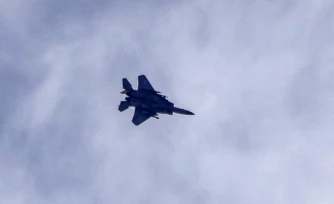 Un avion de chasse israélien survole la région de Marjayoun, dans le sud du Liban, le 3 juin 2026