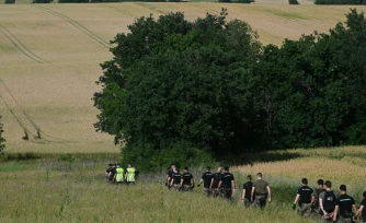 Des gendarmes participent aux recherches pour retrouver Lyhanna Bernard, 11 ans, portée disparue depuis le 29 mai, à Fleurance (Gers), le 1er juin 2026