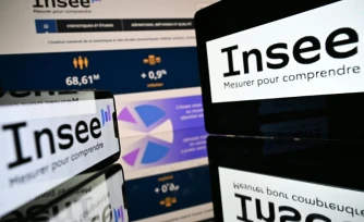 Vue d'écrans affichant le logo de l'Insee, le 8 septembre 2025 à Toulouse (Haute-Garonne)