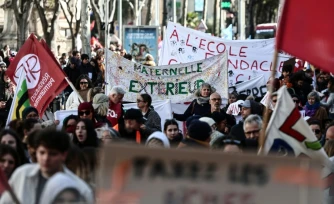 Manifestation d'enseignants contre les suppressions de postes, les fermetures de classes et pour des augmentations de salaires lors d'une grĂšve nationale de l'Ăducation nationale, le 31 mars 2026 Ă Marseille