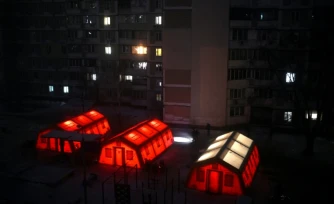 Des tentes de secours installées à Kiev pour les habitants privés de chauffage et d'électricité, le 19 janvier 2026 en Ukraine