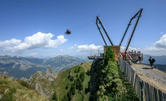 La balançoire du Grand Chamossaire, au-dessus de Villars-sur-Ollon, en Suisse, le 20 juillet 2026
