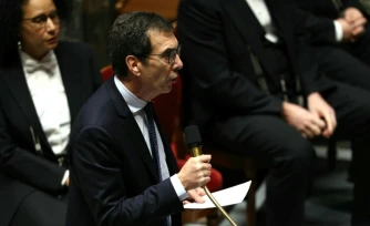 Le ministre du Travail Jean-Pierre Farandou s'exprime devant l'Assemblée nationale, le 2 décembre 2025 à Paris 