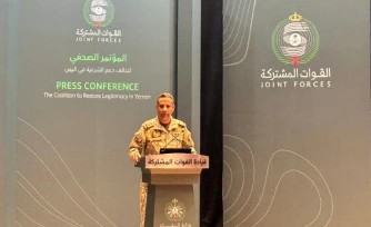 Turki Al-Malki, porte-parole de la coalition militaire dirigée par l’Arabie saoudite, lors d’une conférence de presse à Ryad, le 15 octobre 2026 en Arabie saoudite