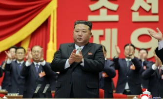Photo du 22 février 2026 diffusée par l'agence officielle nord-coréenne KCNA, montrant le dirigeant Kim Jong Un lors du congrÚs du parti au pouvoir, à Pyongyang