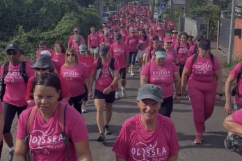 Entre- Deux : une vague rose en soutien aux personnes malades et aux familles déferle sur la ville