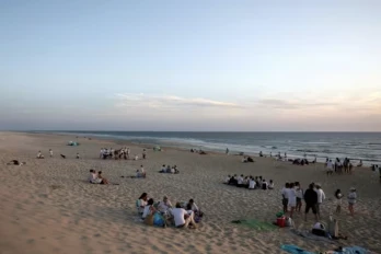 Retour timide des touristes au Porge, encore meurtri par le mégafeu