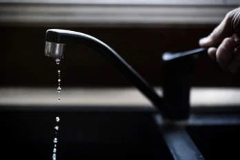 "2,3 millions d'analyses portant sur les rejets de PFAS dans l'eau sont aujourd'hui mises en ligne et rassemblées sur une seule plateforme", indique le ministère de la Transition écologique ( AFP / Lionel BONAVENTURE )