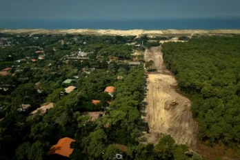 Mégafeu en Gironde : une association anti-corruption porte plainte après la réalisation d'un pare-feu au Cap-Ferret